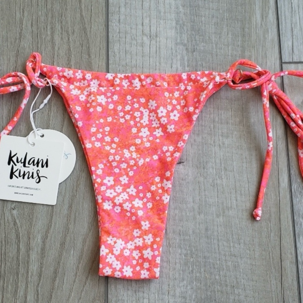 Kulani Kini’s Coral Crush Side Tie Bikini Bottoms Size Medium